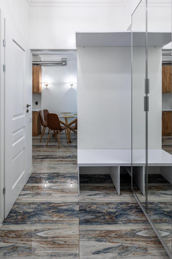 Romari Вічева 1 Apartment Lviv Bagian luar foto