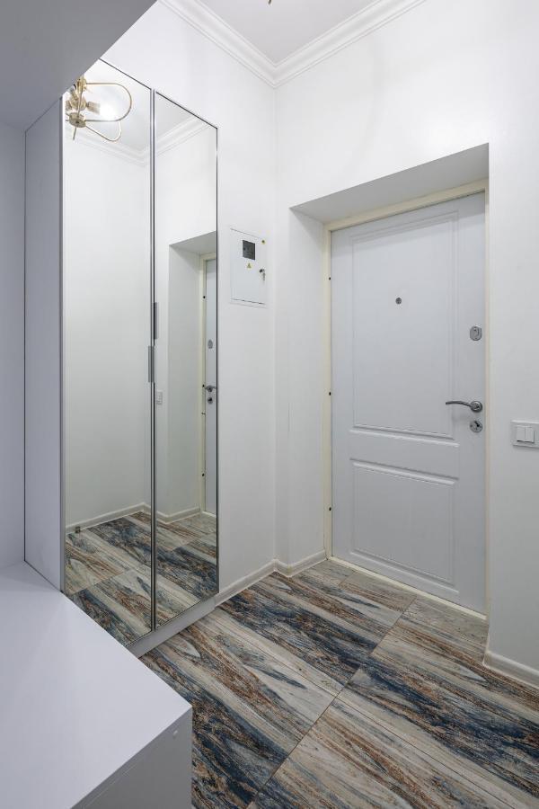 Romari Вічева 1 Apartment Lviv Bagian luar foto